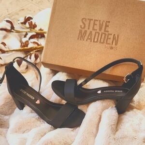 Steve Madden Sandels
